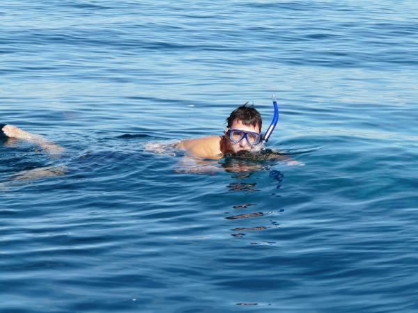 Men on Boats man...off his boat - Commodore Abrolhos Convoy 2008